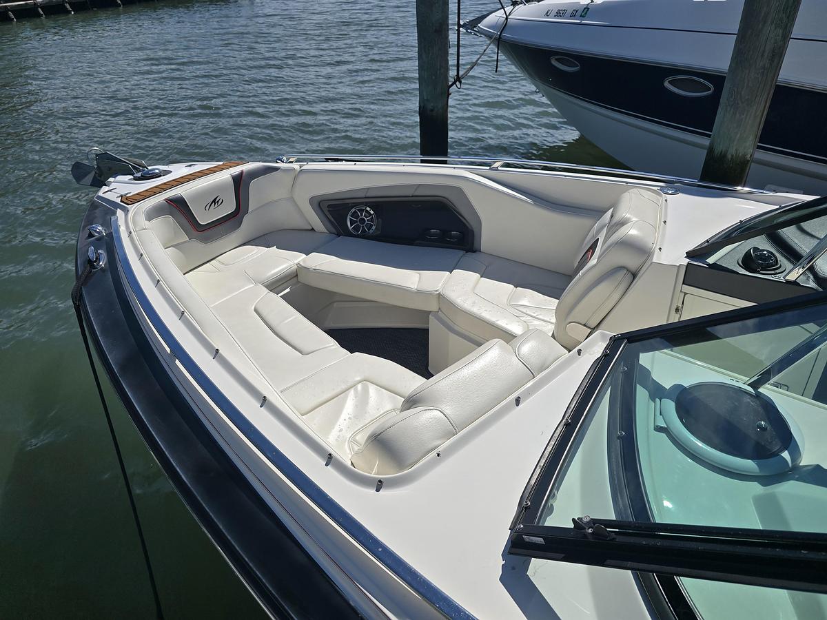 Used 2014 288 Monterey SS | 28ft