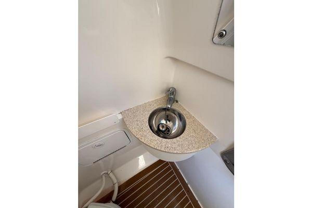 Used 2015 Regulator 28 Forward Seating | 28ft