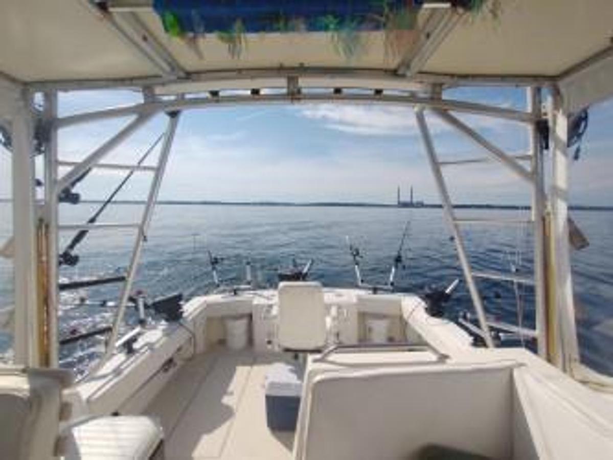 Used 1997 Carolina Classic Express Sportfisherman | 28ft