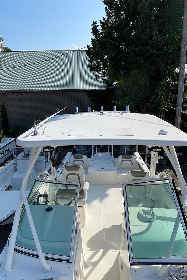 Used 2019 World Cat 230 DC | 23ft