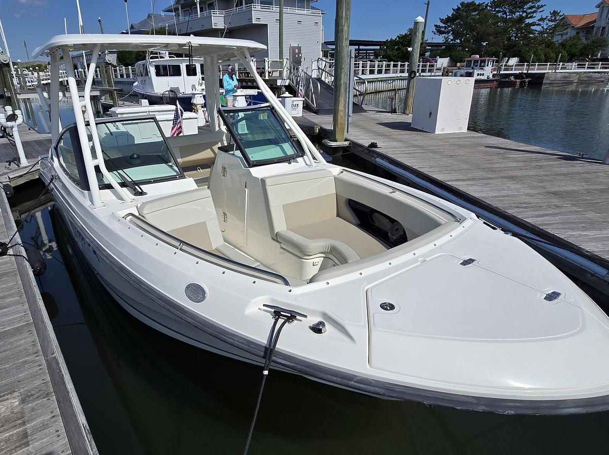 Used 2022 Boston Whaler 240 Vantage | 24ft