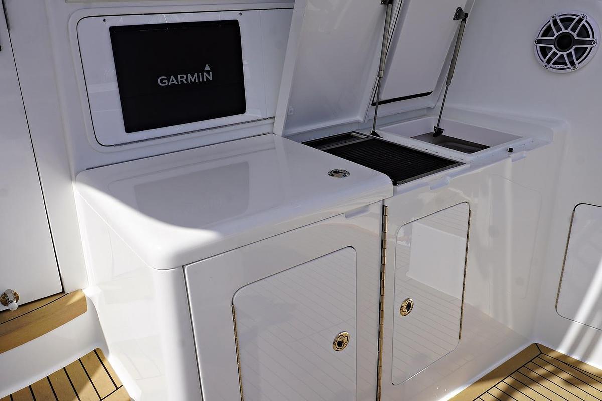 Used 2022 Henriques 42EXHT | 42ft