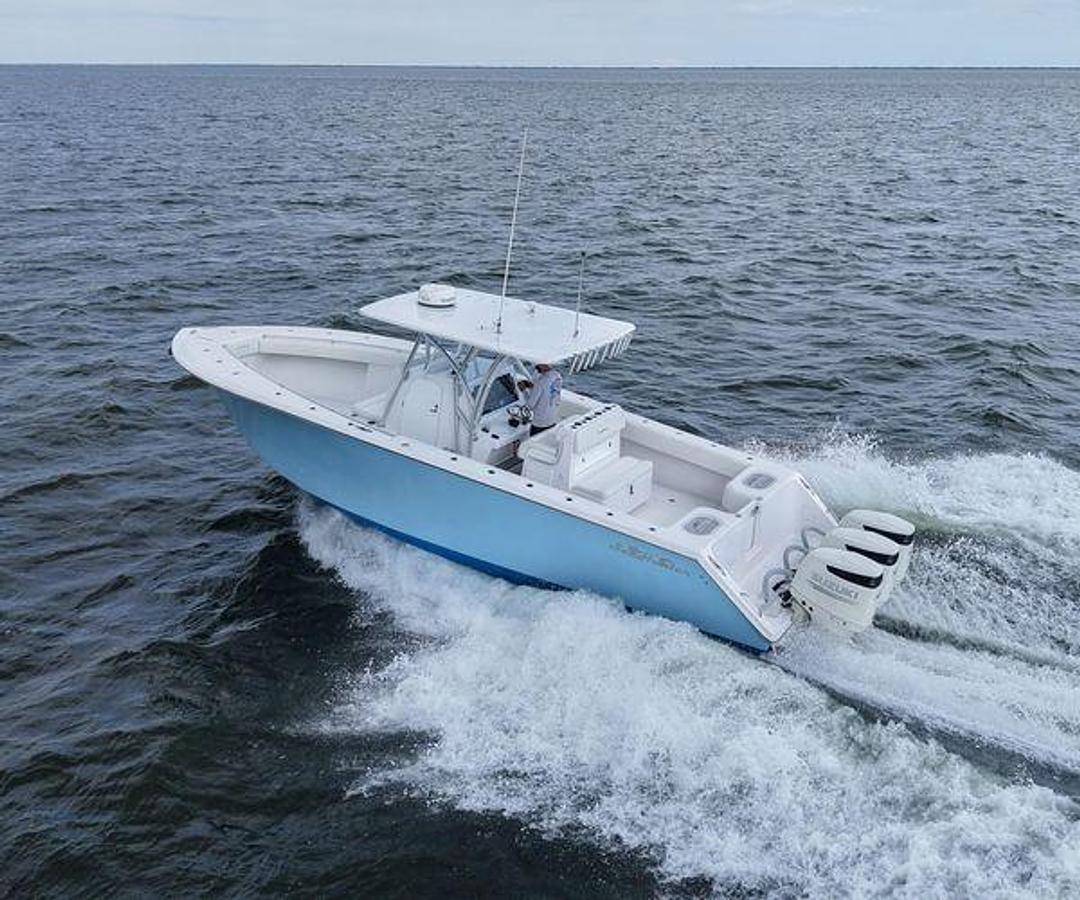 Used 2019 SeaHunter 33 Tournament | 33ft