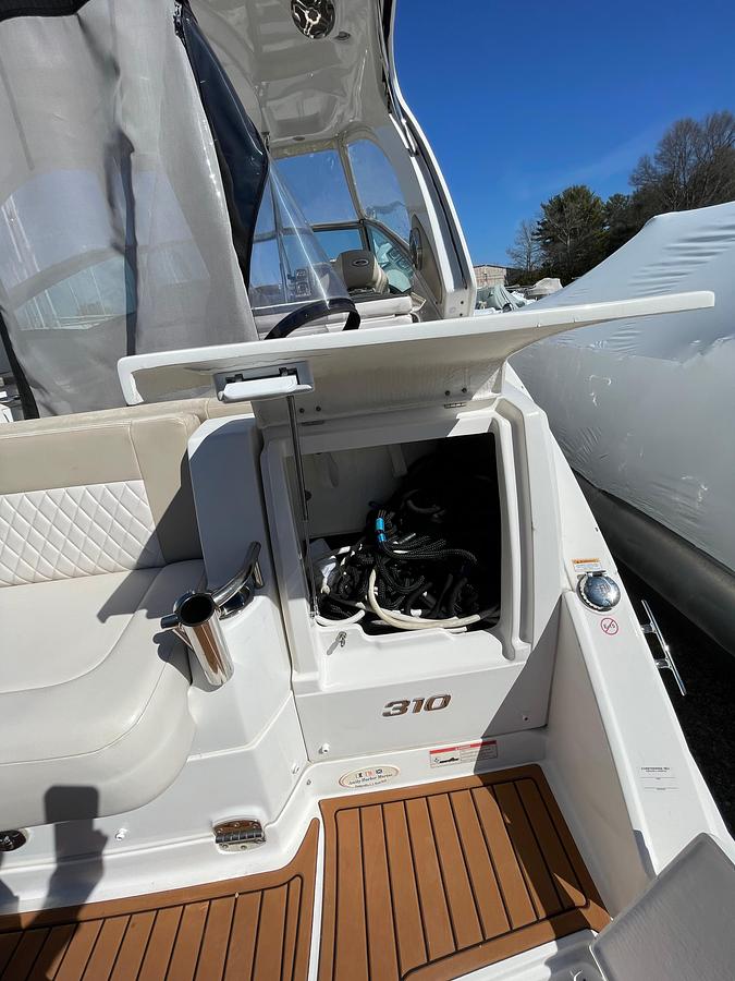 Used 2018 Chaparral 310 Signature | 31ft