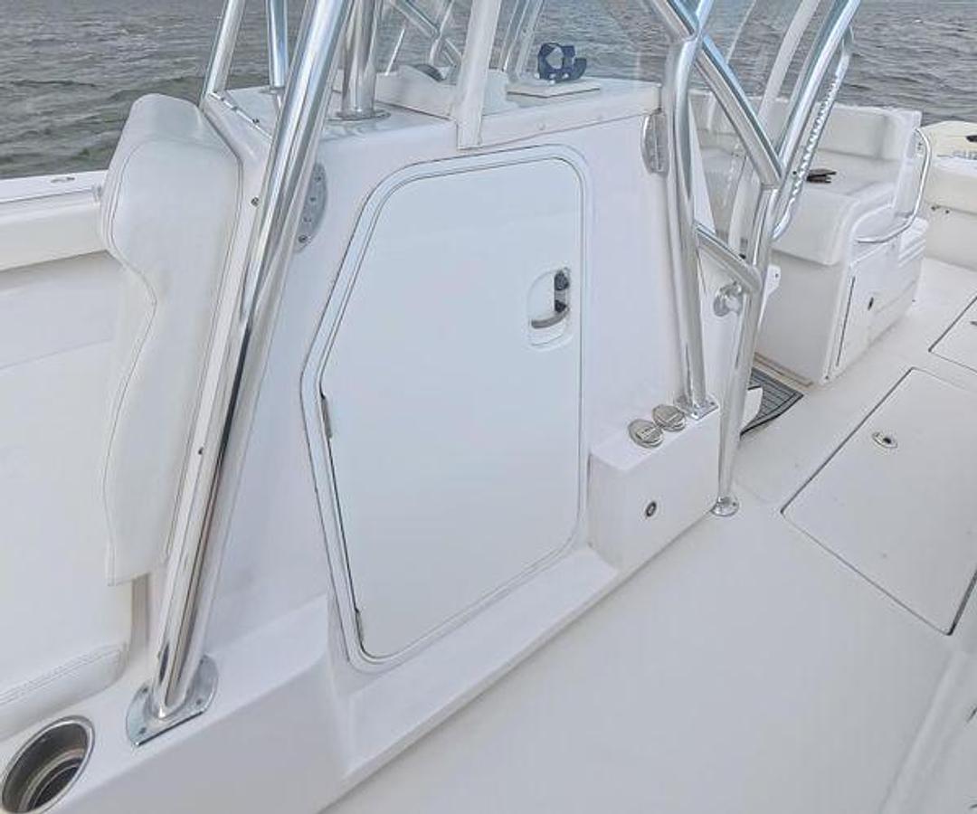 Used 2019 SeaHunter 33 Tournament | 33ft
