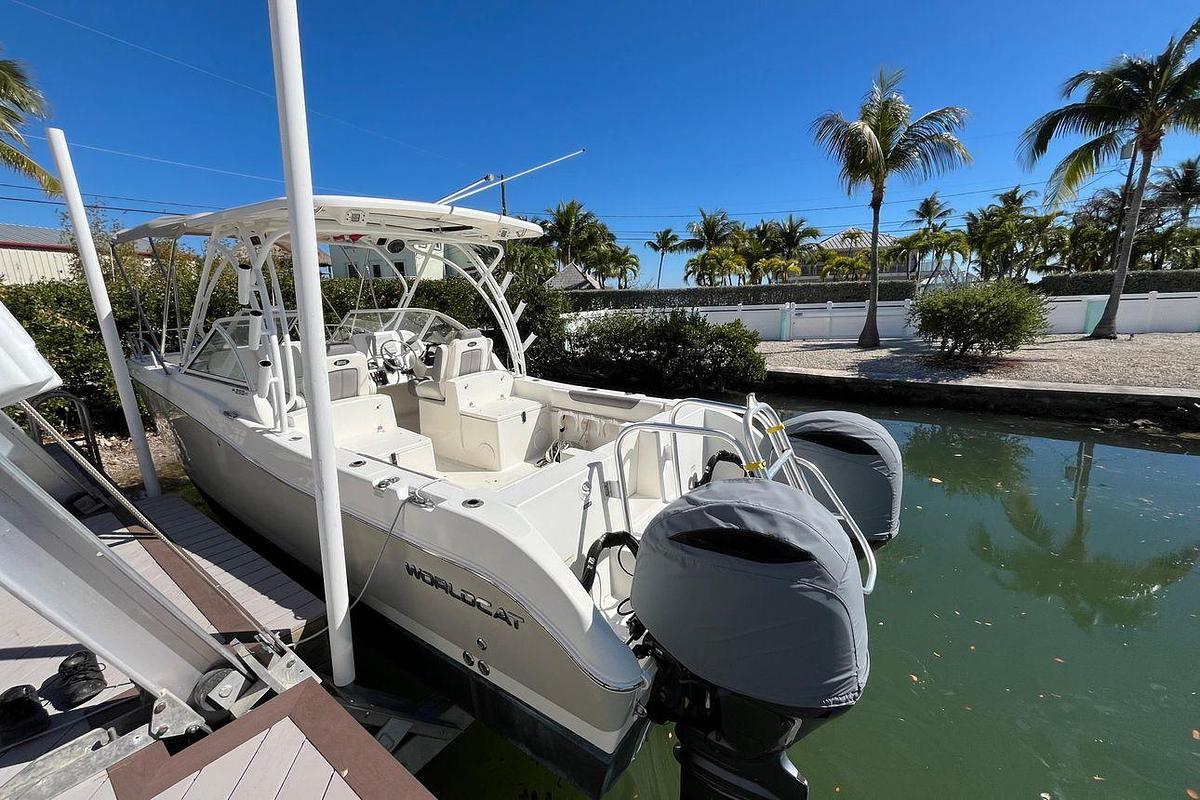 Used 2017 World Cat 255 DC - Dual Console | 25ft