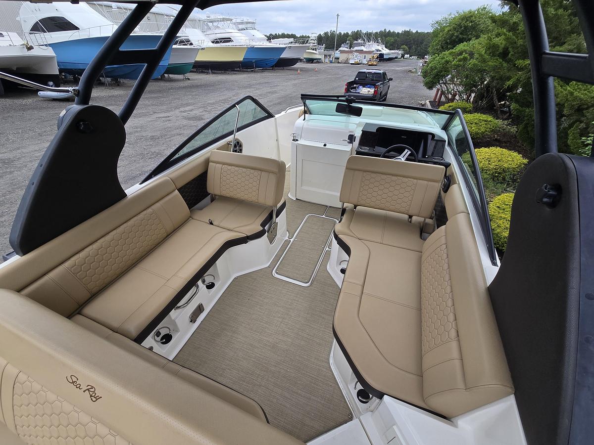 Used 2019 25' Sea Ray SDX 250