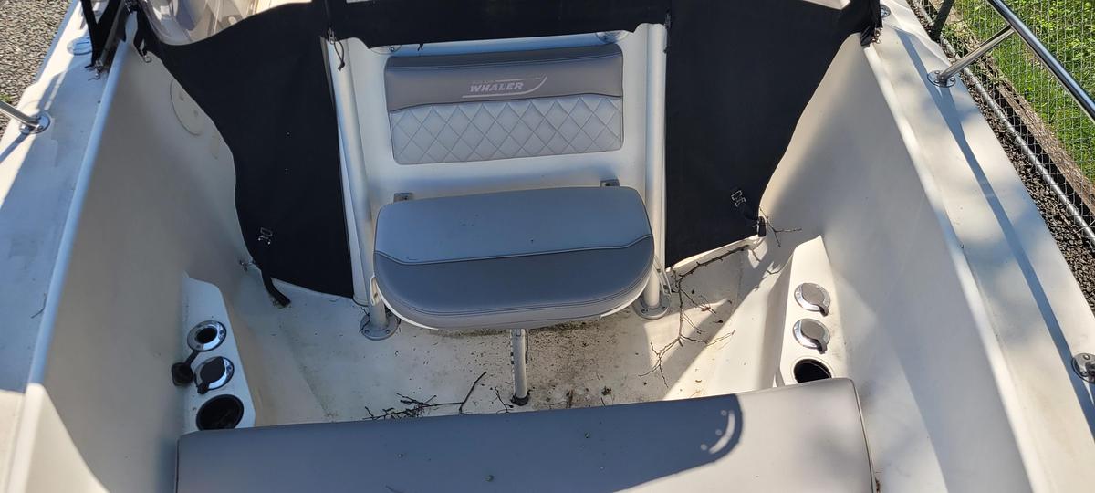 Used 2000 Boston Whaler 240 Outrage | 23ft
