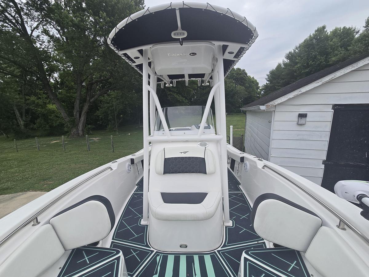 Used 2022 19' Tidewater 198 Adventure Center Console