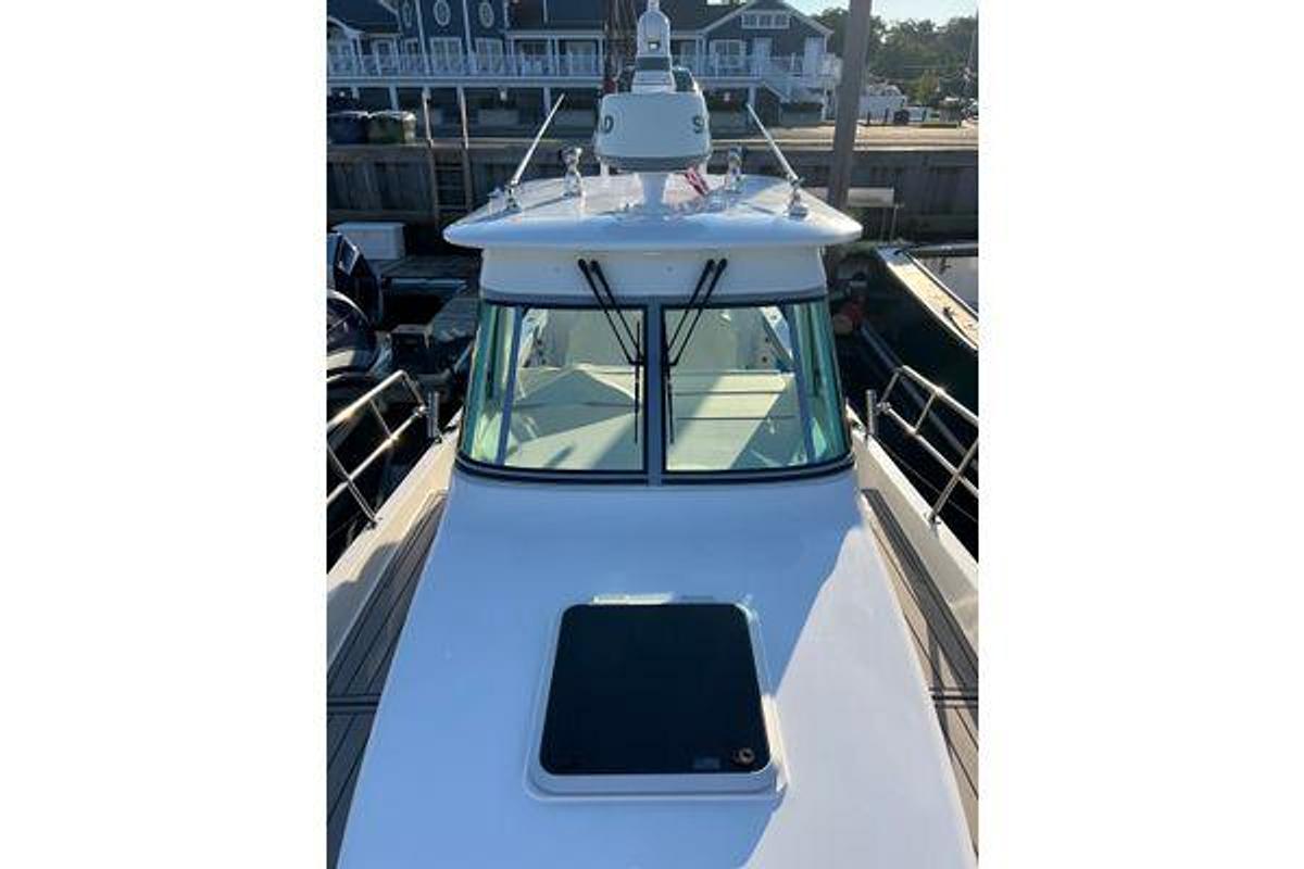 Used 2015 28' True World Marine TE289