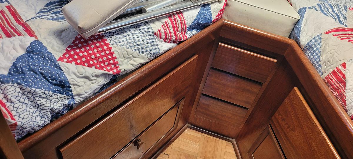 Used 1976 Hatteras 38 DC | 38ft