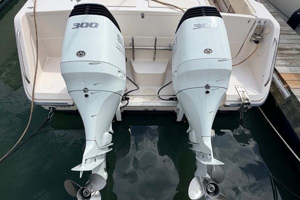 Used 2006 33' Grady-White Express 330 | 33ft