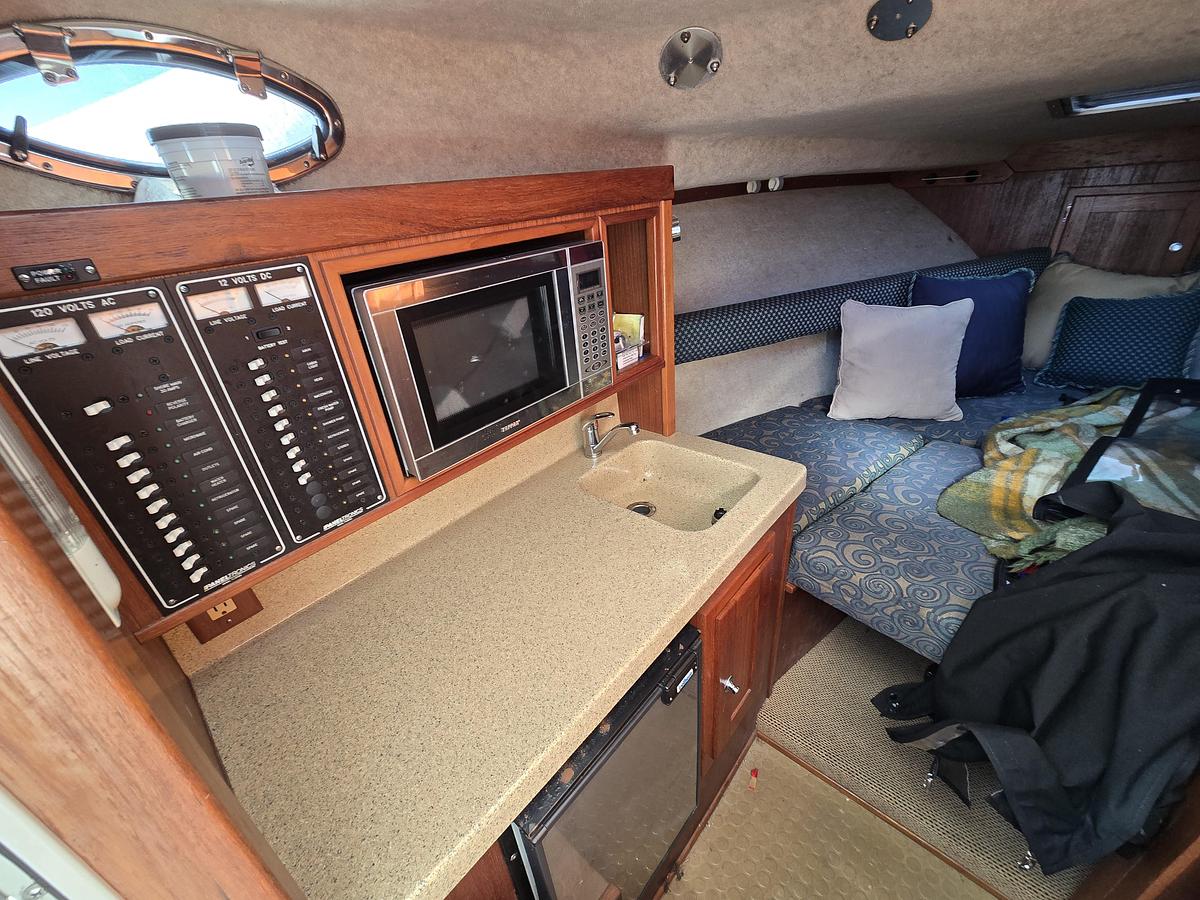 Used 2006 Albemarle 268 Express | 26ft