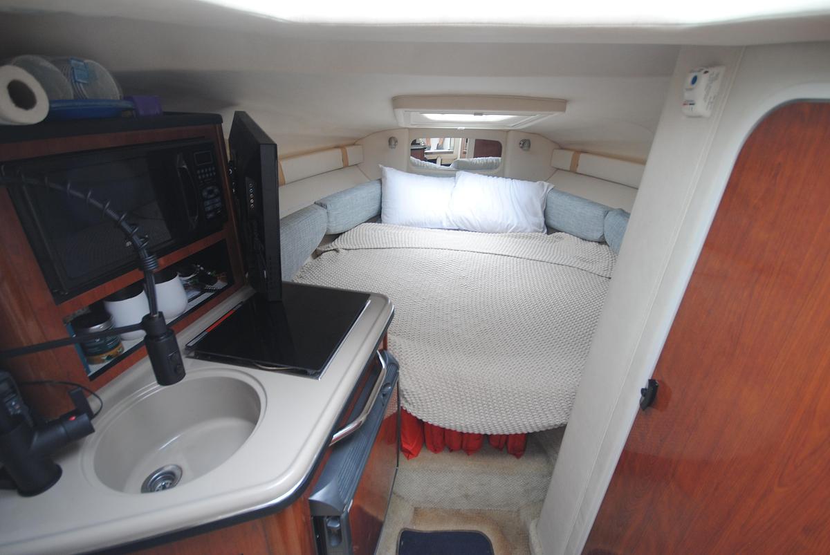 Used 2007 Sea Ray 240 Sundancer | 24ft