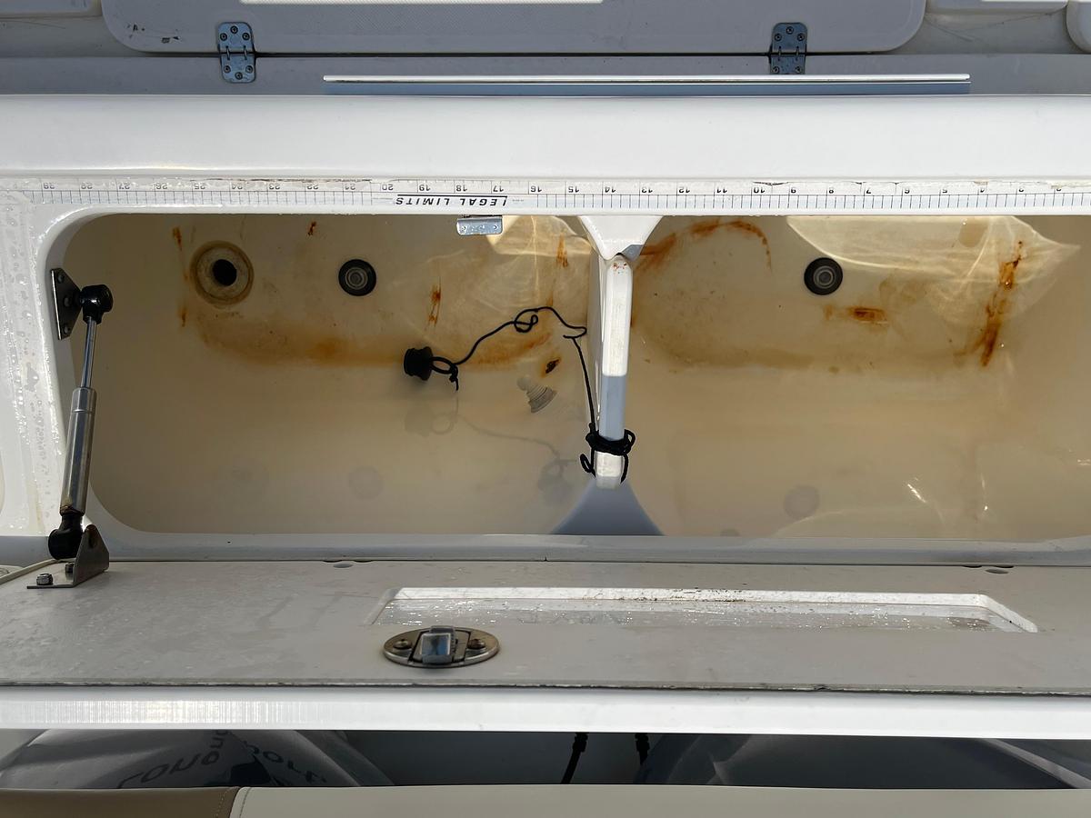 Used 2004 Century 3200 Center Console | 32ft