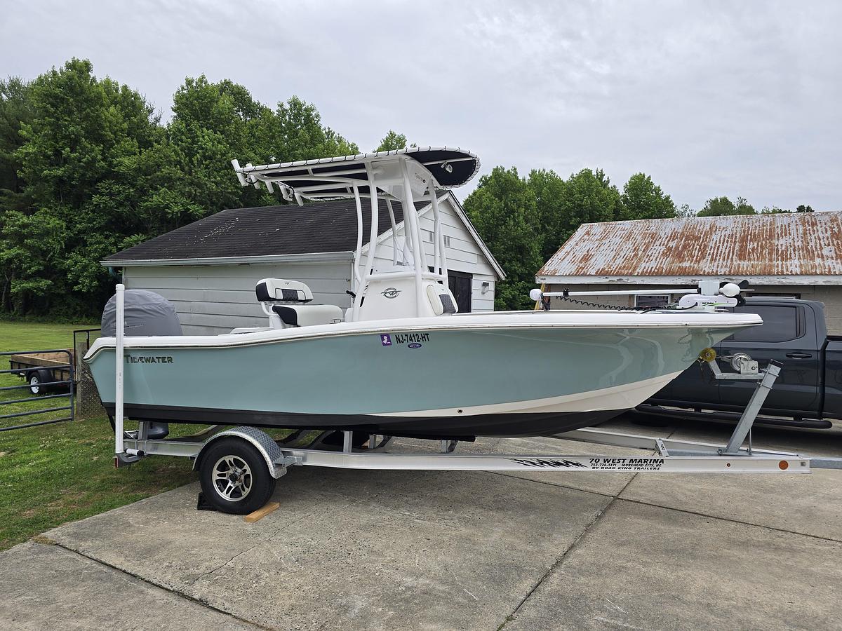 Used 2022 19' Tidewater 198 Adventure Center Console