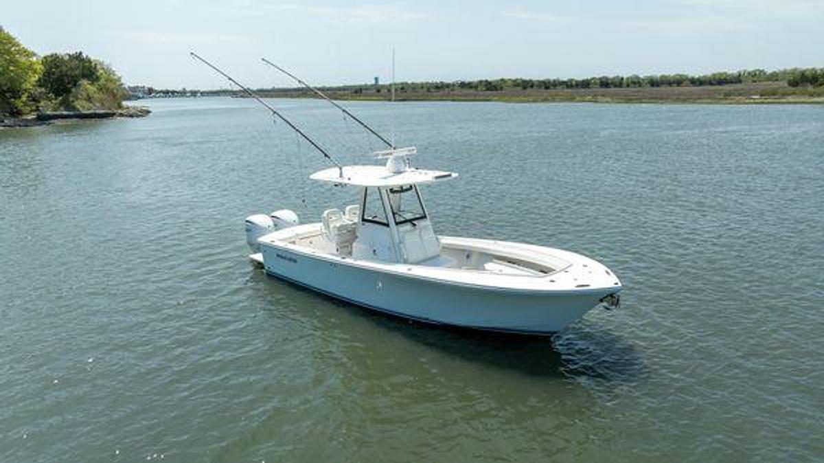 Used 2021 Regulator 28 Forward Seating | 28ft