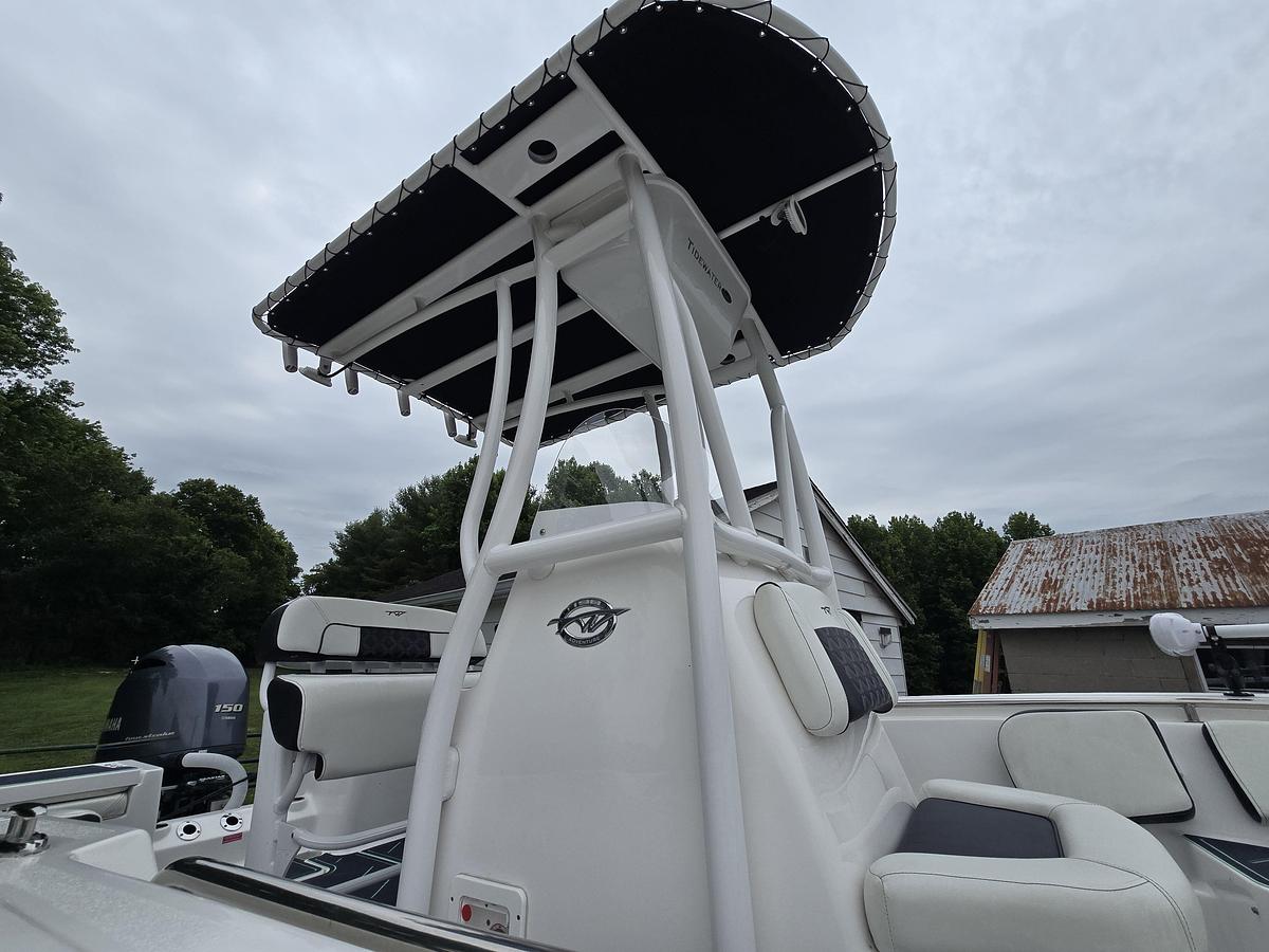 Used 2022 19' Tidewater 198 Adventure Center Console