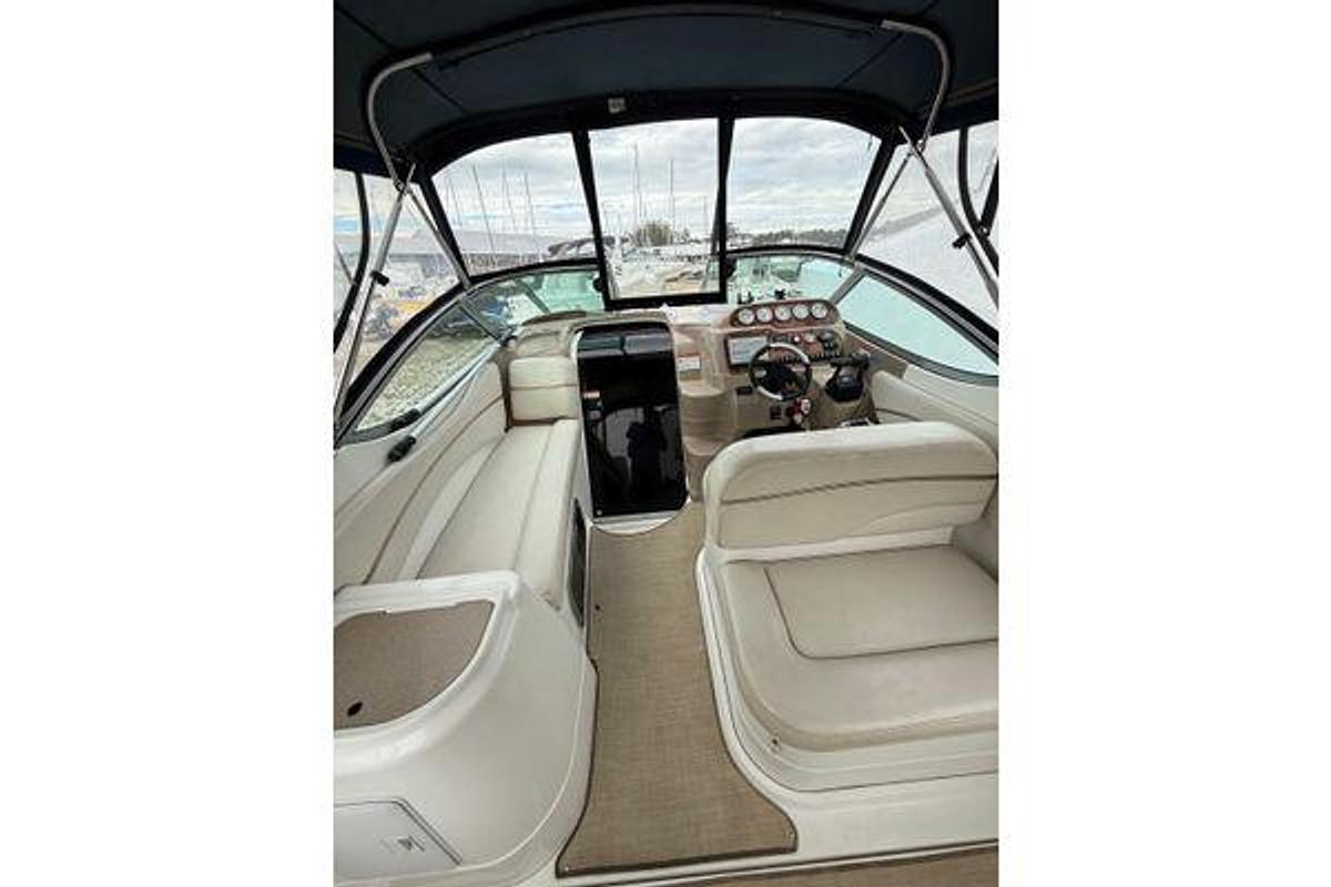Used 2005 Larson Cabrio 290 | 29ft