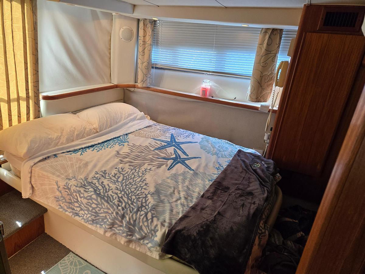 Used 1994 Carver 390CPMY | 39ft