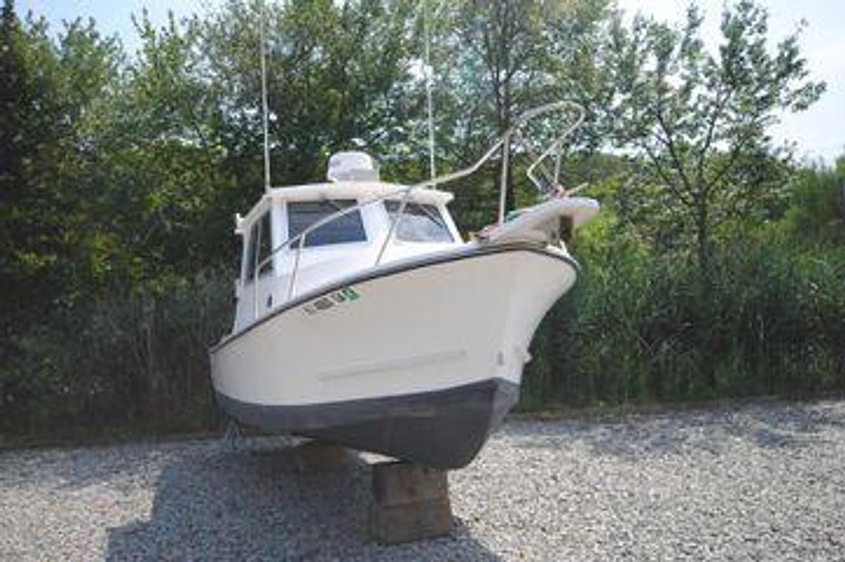 Used 1995 Shamrock 260 Mackinaw | 26ft