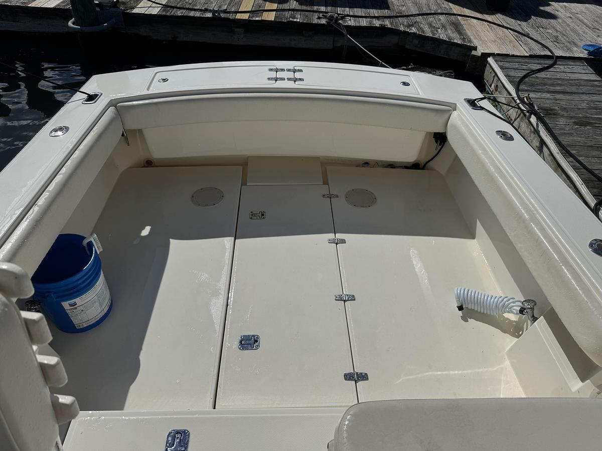 Used 2006 Albemarle 268 Express | 26ft