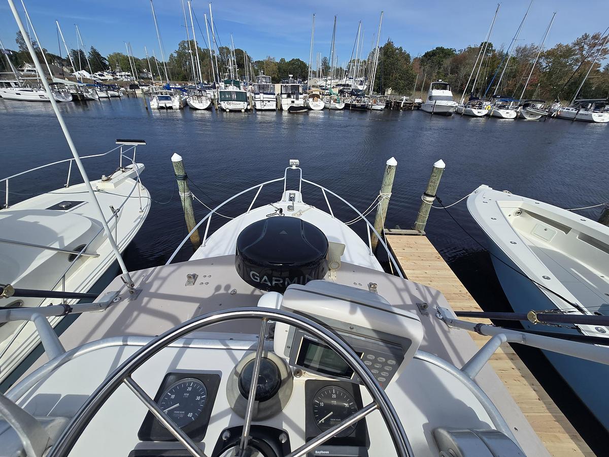 Used 1996 30' Albemarle 305 Express Fisherman