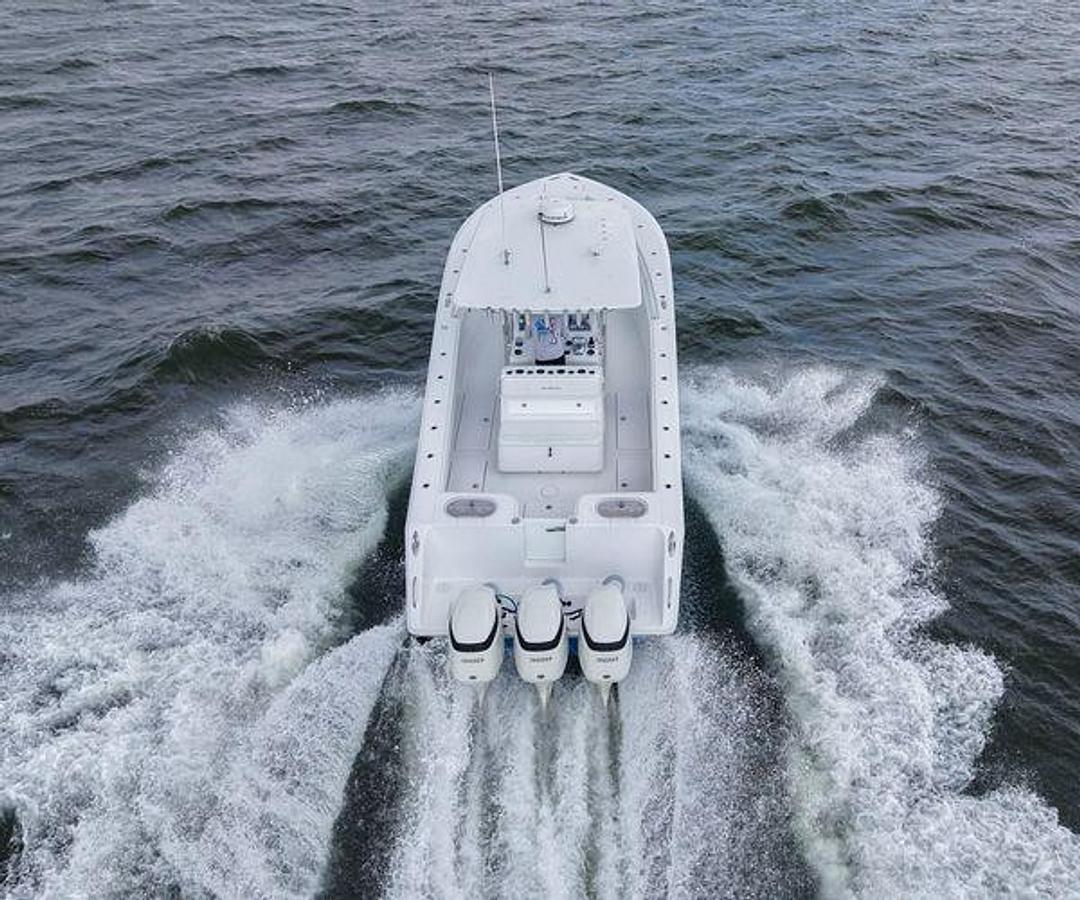 Used 2019 SeaHunter 33 Tournament | 33ft