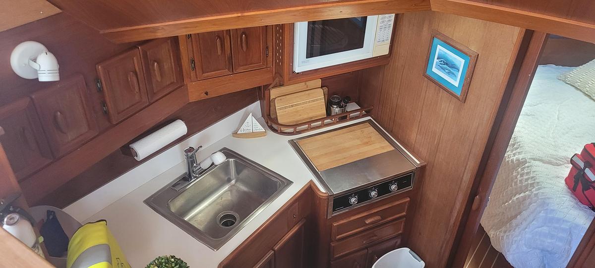 Used 1988 Jersey 36 Convertible Sportfisherman | 36ft