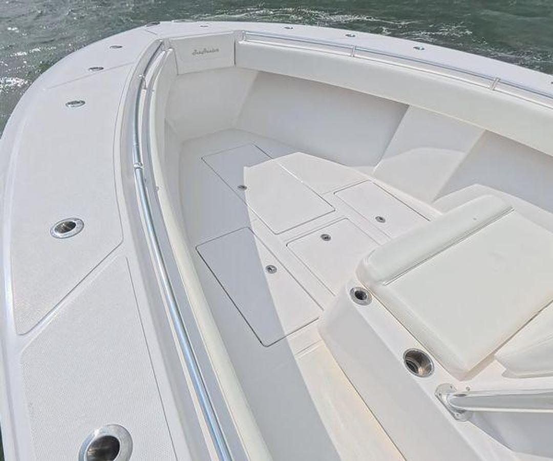 Used 2019 SeaHunter 33 Tournament | 33ft