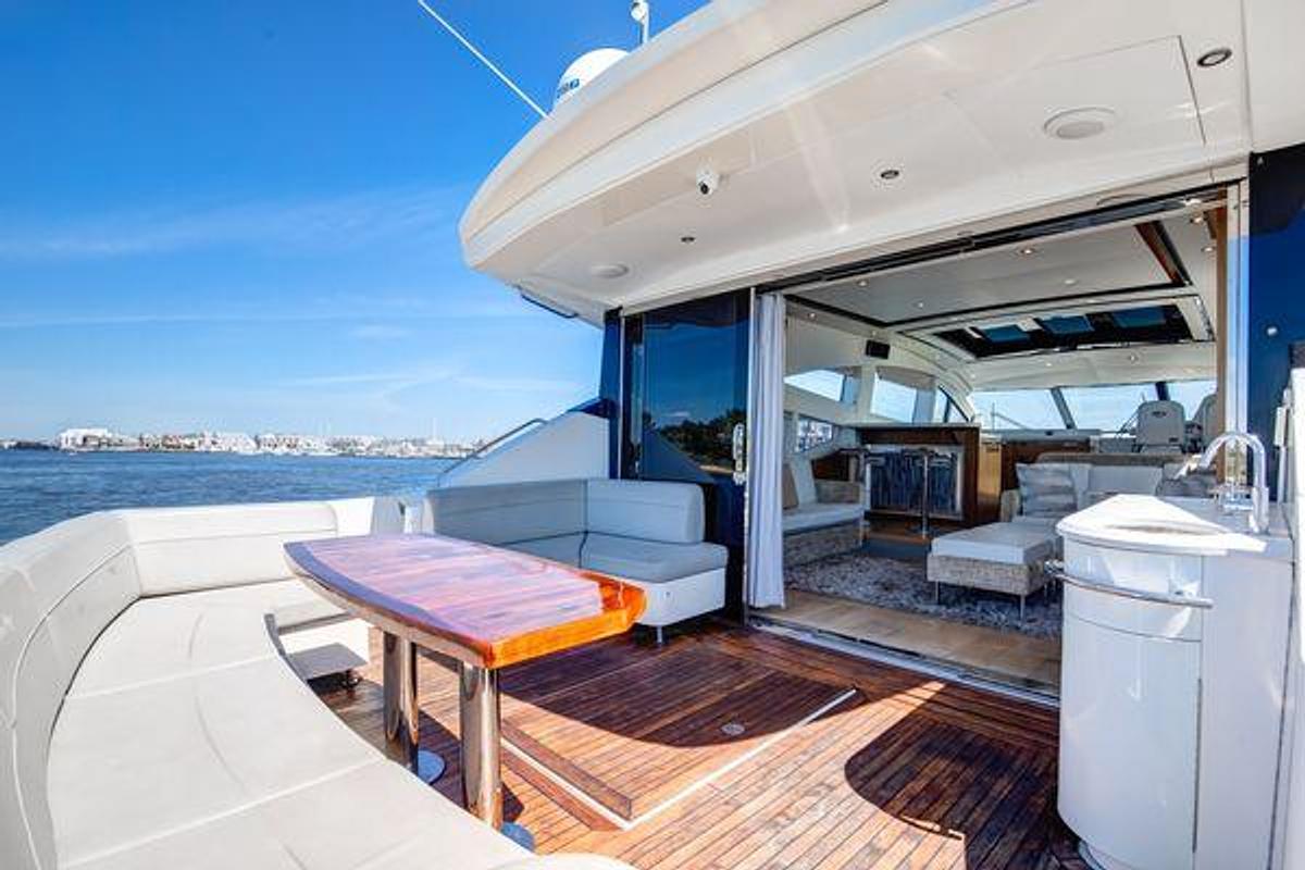 Used 2018 65' Sea Ray L650 | 65ft