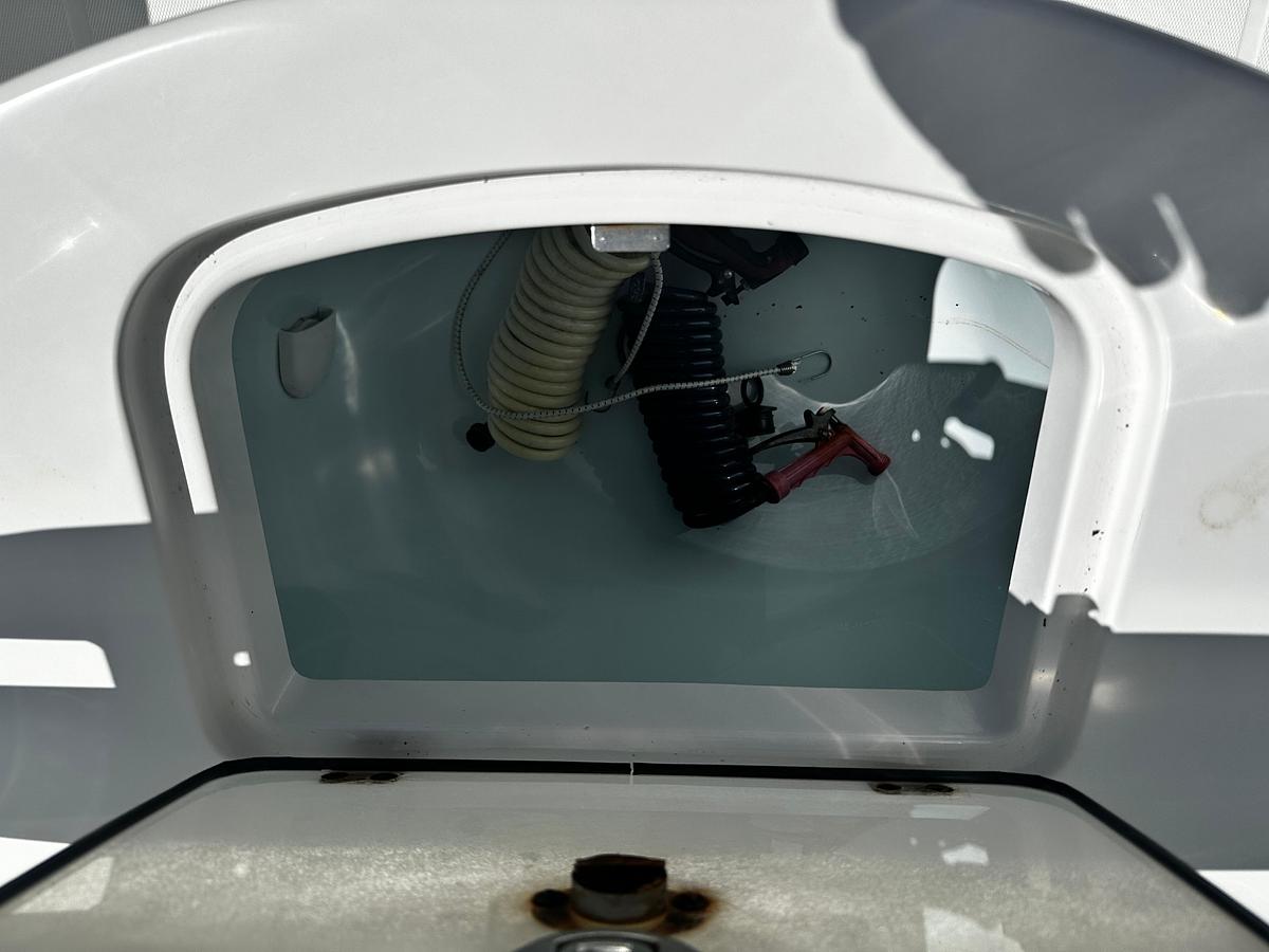 Used 2008 Regulator 29 Forward Seating | 29ft