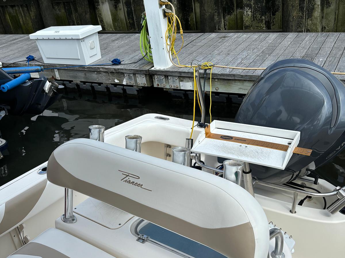 Used 2013 Pioneer 222 Sportfish | 22ft