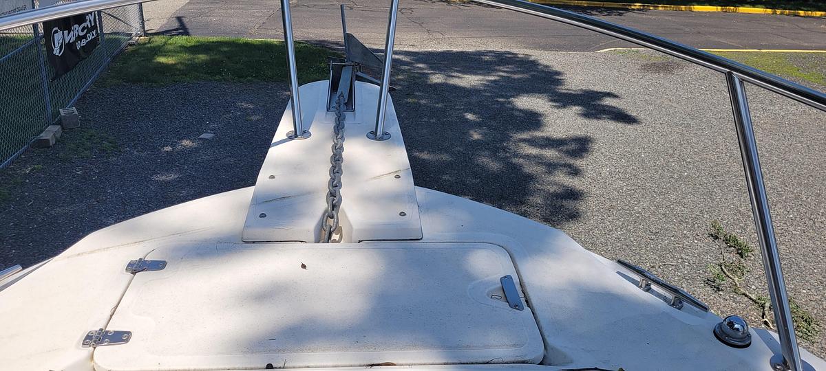 Used 2000 Boston Whaler 240 Outrage | 23ft