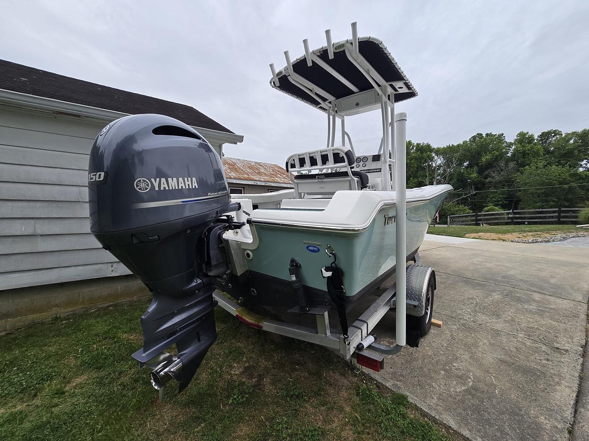 Used 2022 19' Tidewater 198 Adventure Center Console