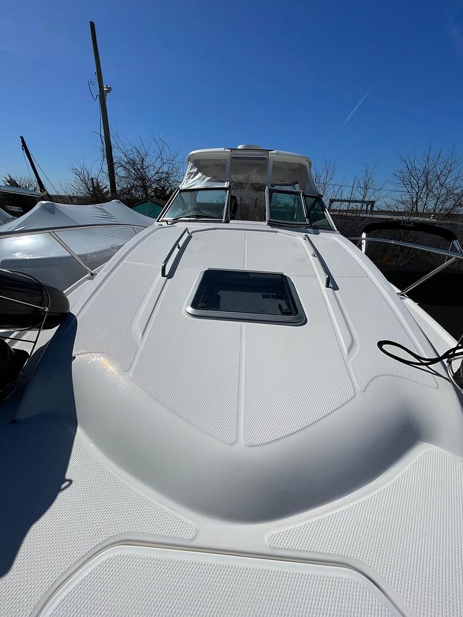 Used 2018 Chaparral 310 Signature | 31ft