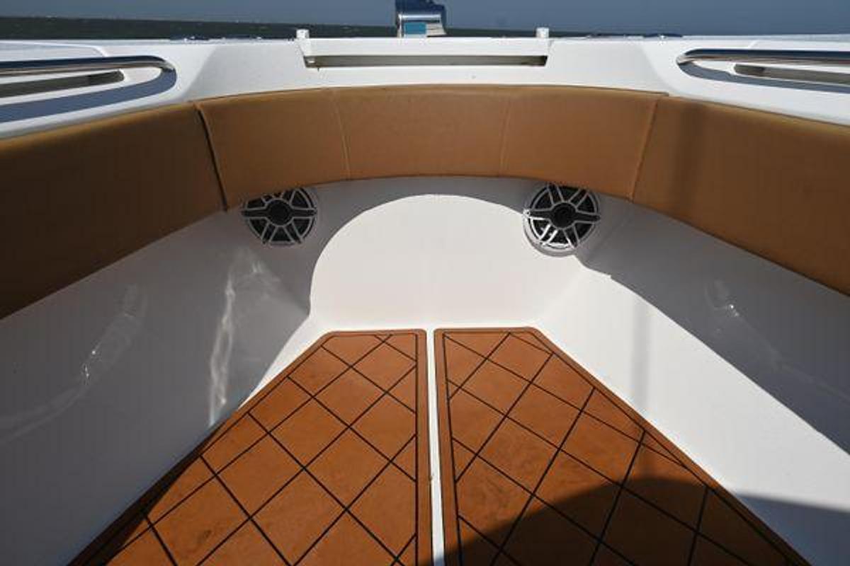 Used 2021 32' Cape Horn 32T | 32ft