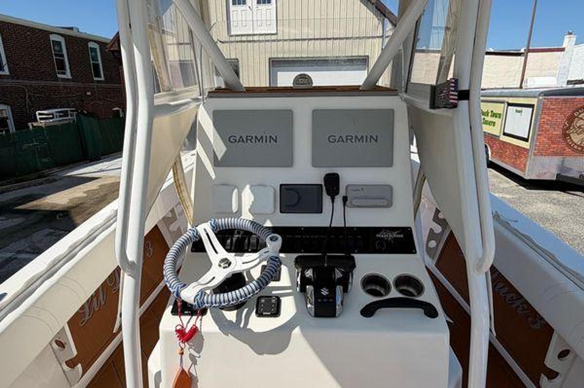 Used 2023 29' Ocean Runner 2 | 29ft