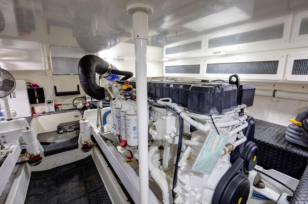 Used 2006 Silverton 50 Convertible | 50ft