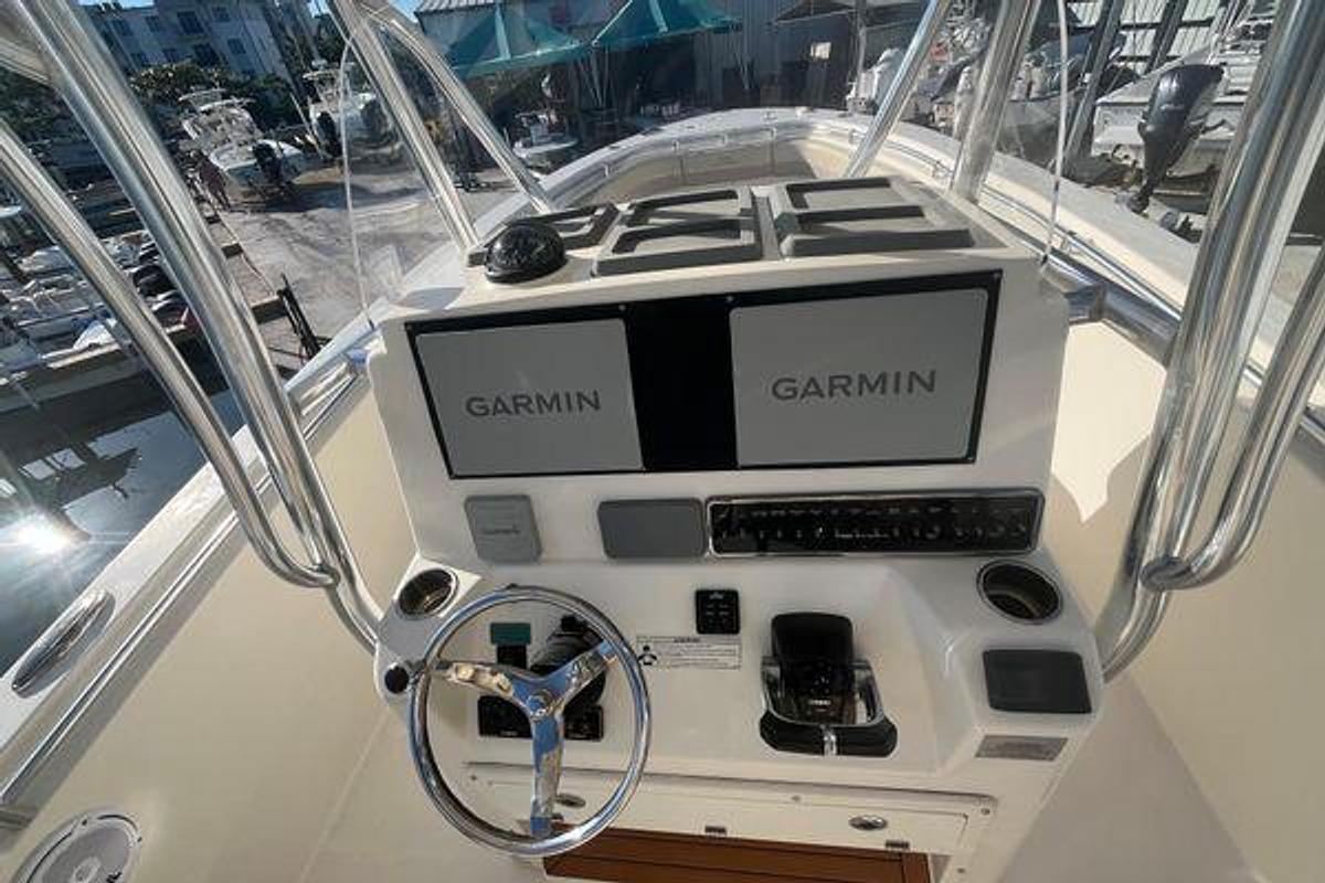 Used 2017 Cobia 277 Center Console | 27ft