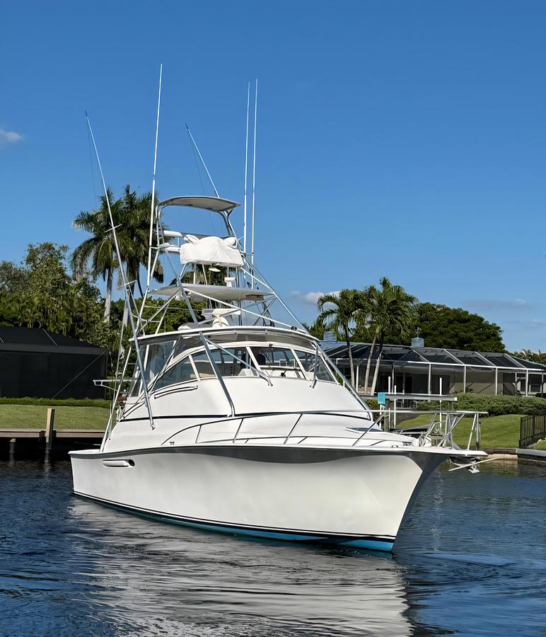 Used 1999 40' Ocean Yachts Open