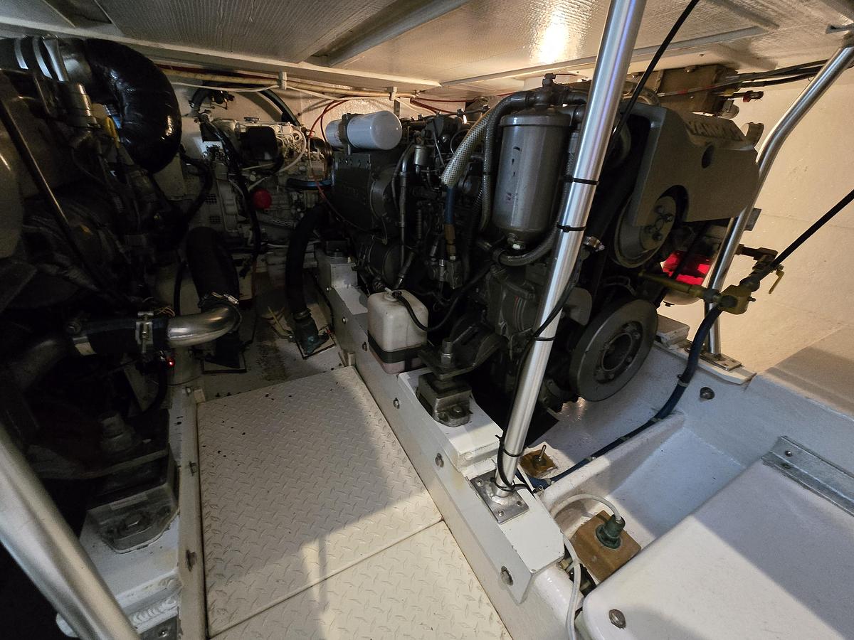 Used 2003 35' Henriques Sportfisherman Flybridge | 35ft