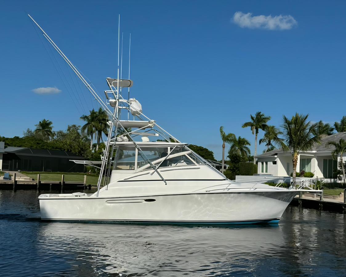 Used 1999 40' Ocean Yachts Open