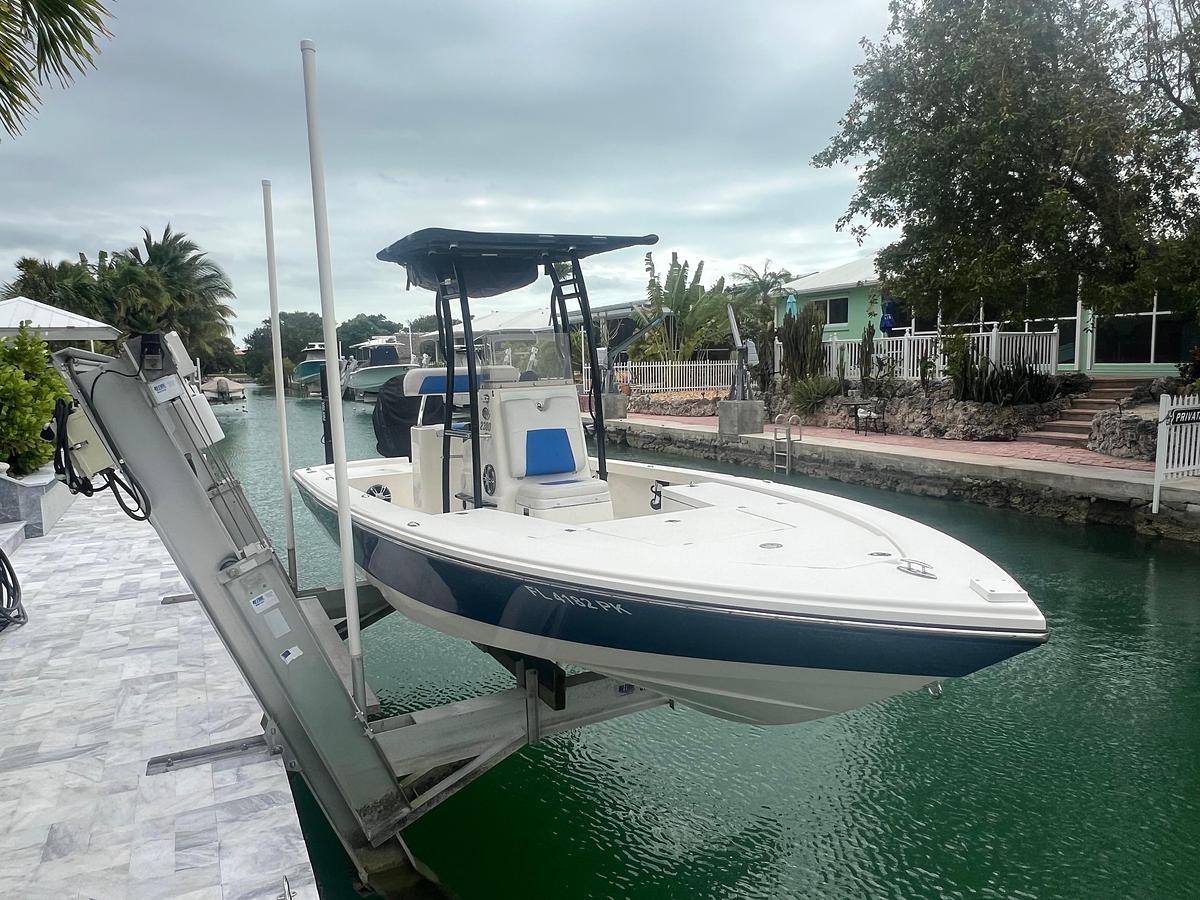 Used 2014 Pathfinder 2300 HPS | 23ft