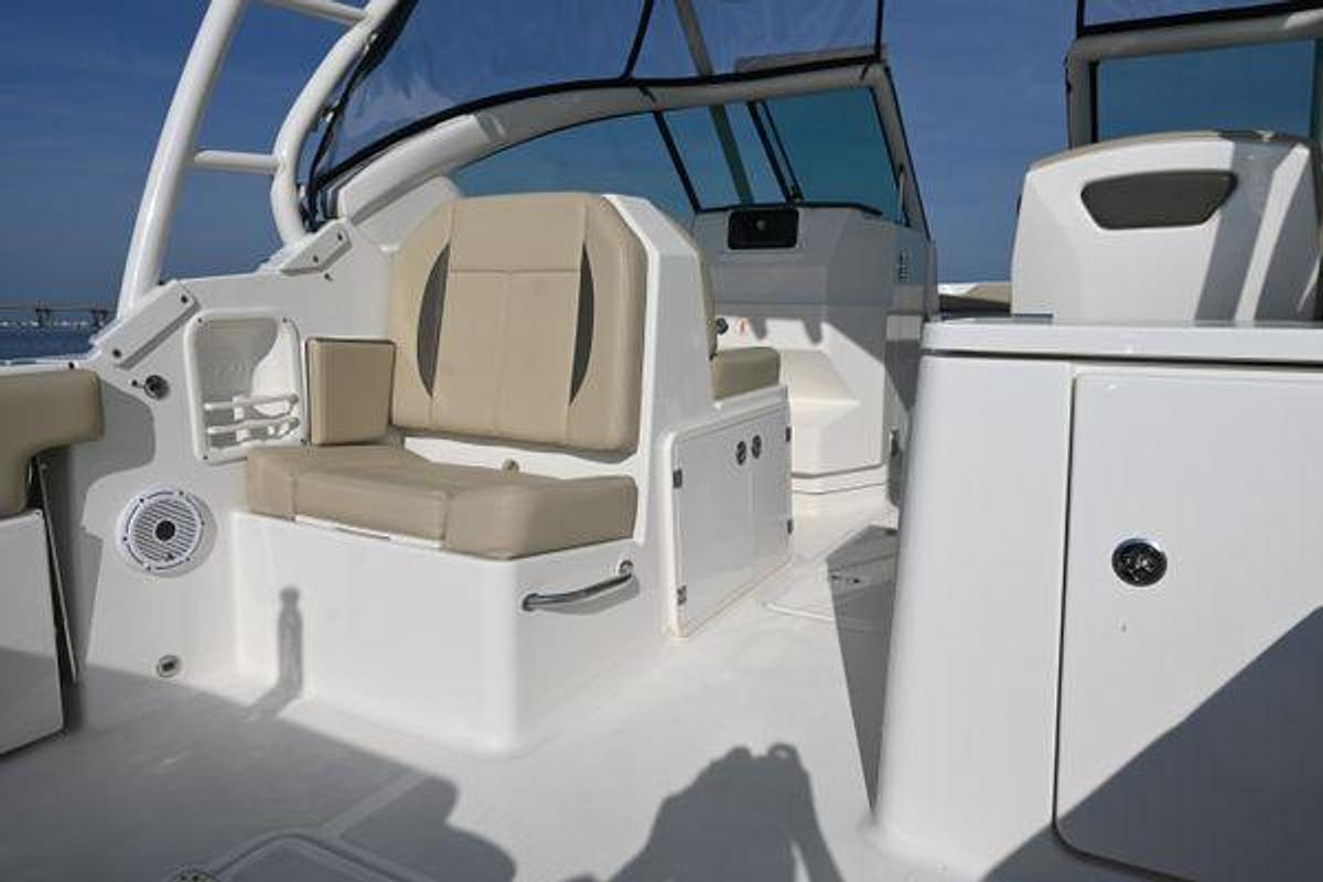 Used 2021 27' Pursuit DC 266 Dual Console | 27ft