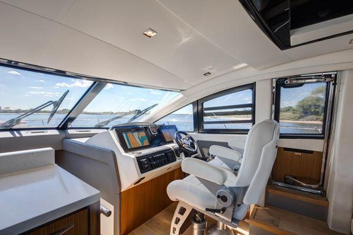 Used 2018 65' Sea Ray L650 | 65ft