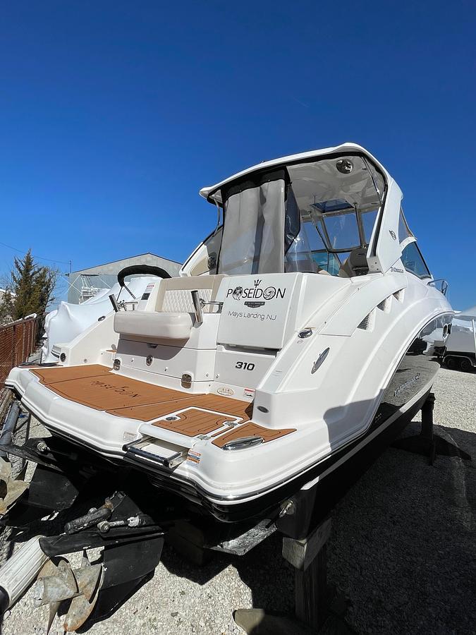 Used 2018 Chaparral 310 Signature | 31ft
