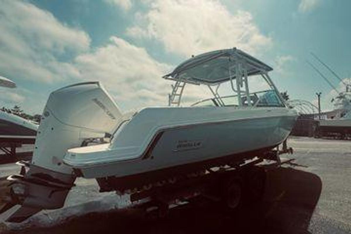 Used 2020 Boston Whaler 270 Vintage | 27ft