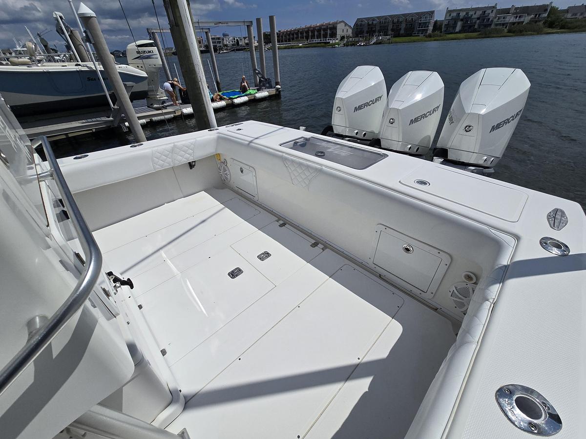 Used 2008 34' SeaVee 340B | 34ft