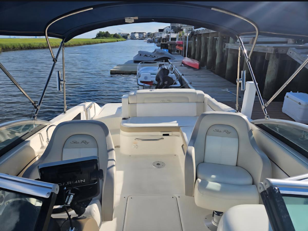 Used 2013 Sea Ray 260 Sundeck | 26ft